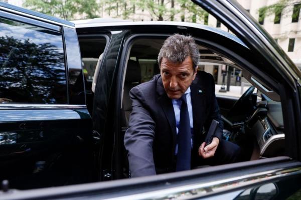 Argentina’s Massa announces US$500m in new loans
